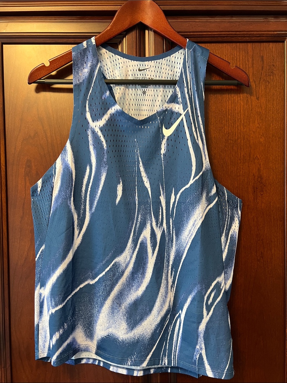 New Nike AeroSwift Dri-Fit Slim Fit Blue & White Athletic Training Tank Top!